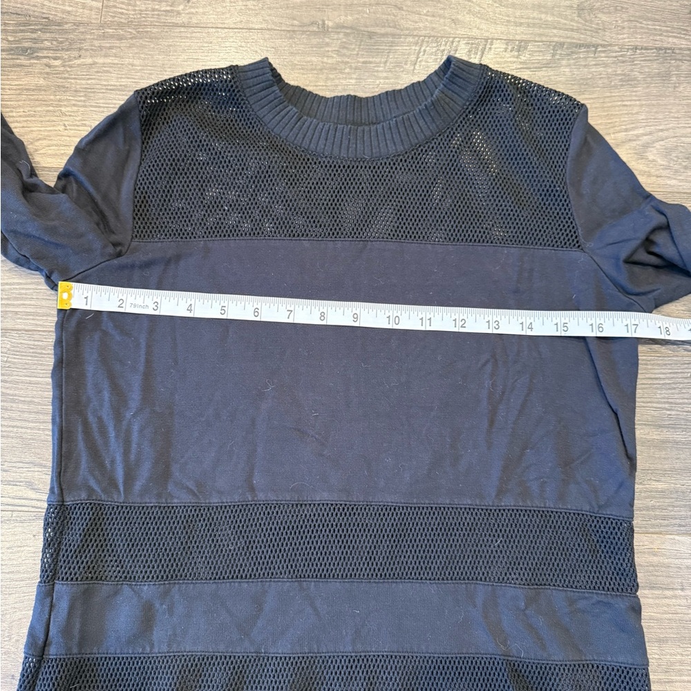 ALO Yoga Plank Black Mesh Long Sleeve Top. Women’s Long Sleeve Athletic Top. - Picture 5 of 8